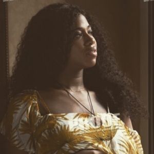 Meet your Posher, Crystal